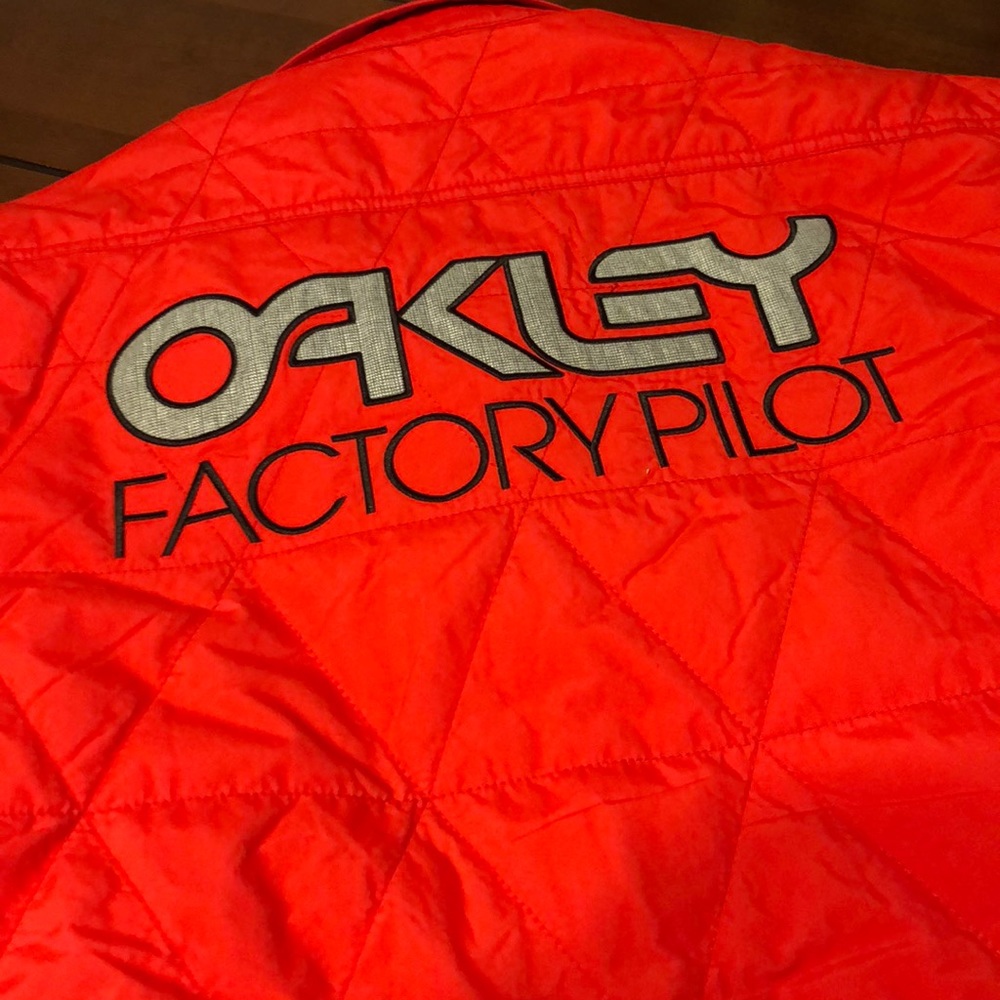 Oakley Coach Jacket bright Red Embroidered back